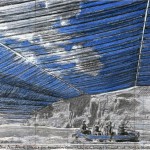 Dessin préparatoire (2007) de Christo pour le projet « Over the River ». Crayon, pastel, fusain, peinture émaillée.